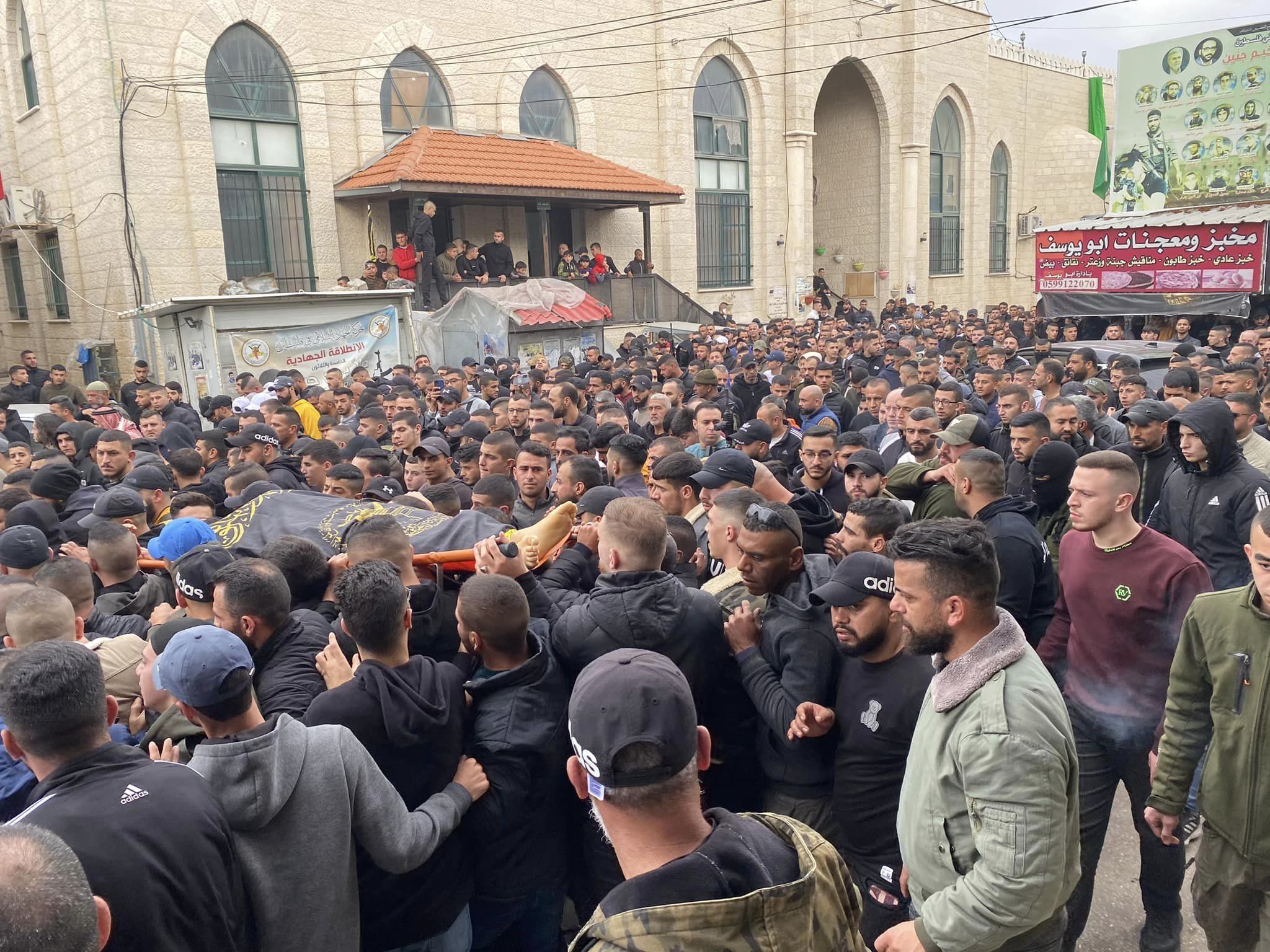 جانب من تشييع جثمان الشهيد عمر السعدي(عدسة: ثائر أبو بكر/ وفا)